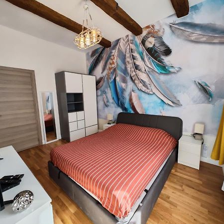 Apartament Apart Sofia Lion Bridge 2Bdr Self Check In Zewnętrze zdjęcie